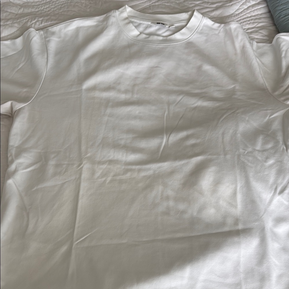 Uniqlo White Short Sleeve Tee